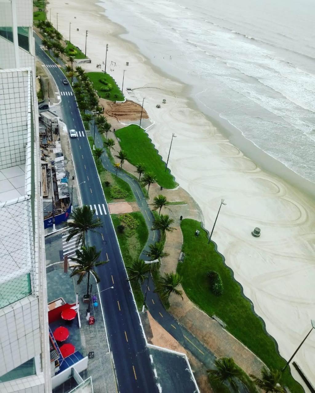 Belo Apartamento Com Vistas Para O Mar - Pe Na Areia - Churrasqueira Na Varanda 大普拉亚 外观 照片